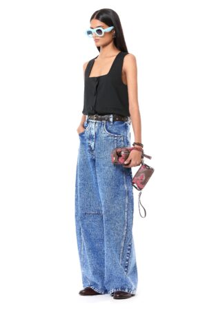 PANELED
BARREL JEANS